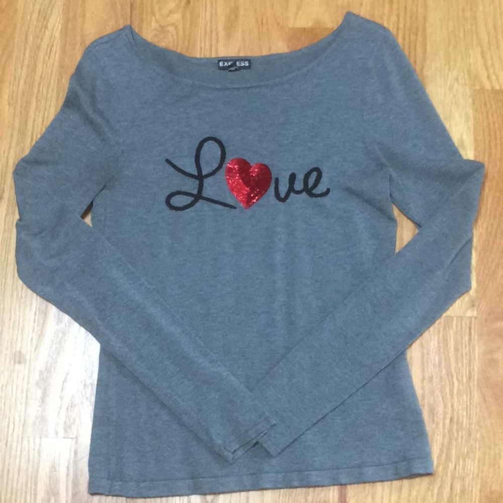 L❤️ve sweater.